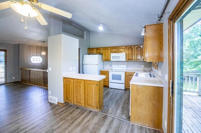 Photo - 15355 Papio St