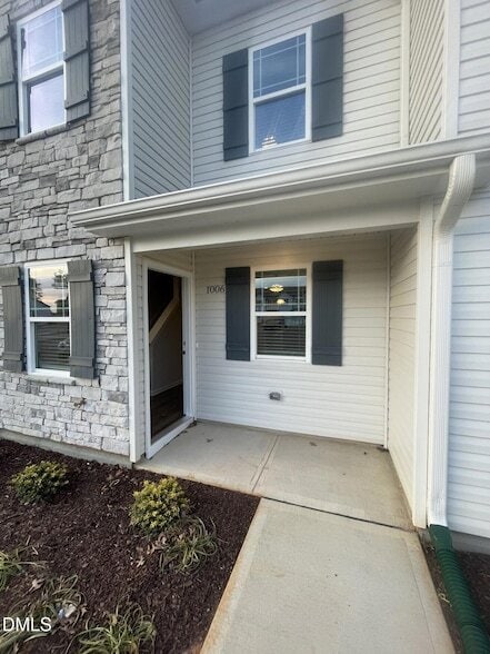 Photo - 1006 Peony Ln