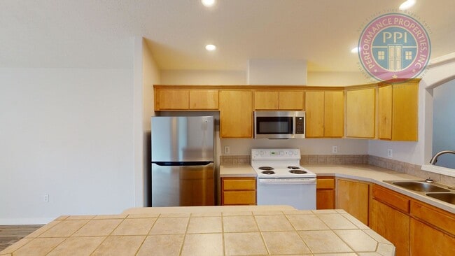 Photo - Two Level Cascadia Village Home- Great Flo...