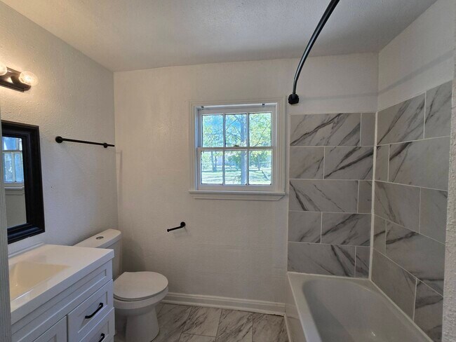 Photo - 1601 S 35th St