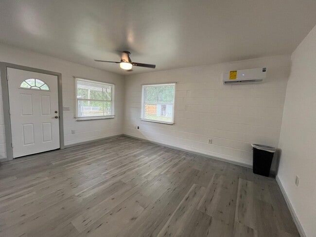 Living Room - 618 NE 11th St