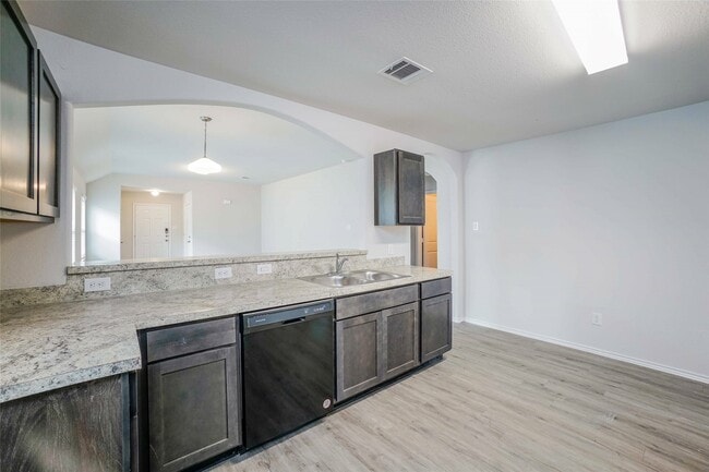 Photo - 310 Blue Crane St