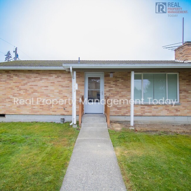 Newly Remodeled Duplex In Tacoma! - Newly Remodeled Duplex In Tacoma! Townhome