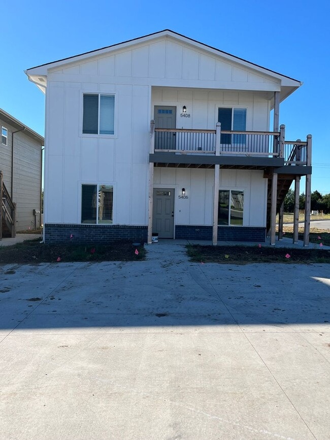 Photo - 5406-08 BRESSLER Dr Unit 5408 N BRESSLER DR