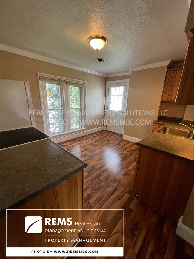 Photo - 222 Mill St Unit 1/2