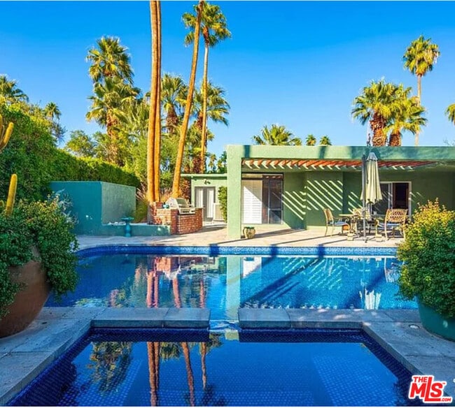 817 N Via Monte Vista