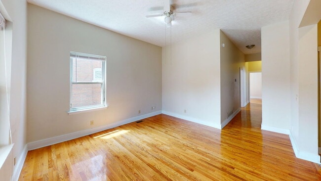 Photo - 1369 Summit St