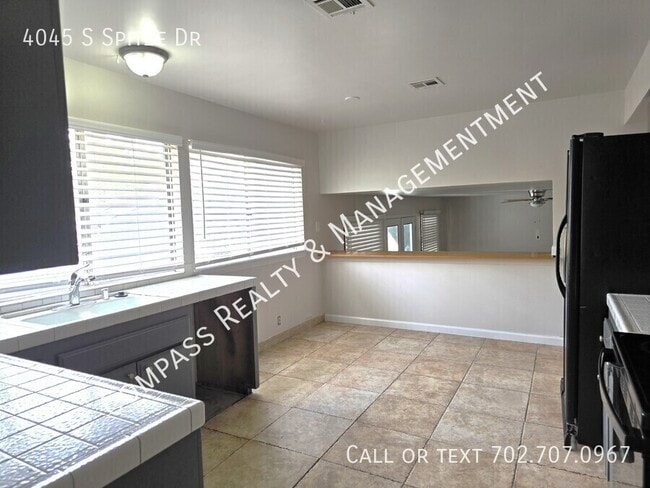 Photo - 4045 S Spitze Dr