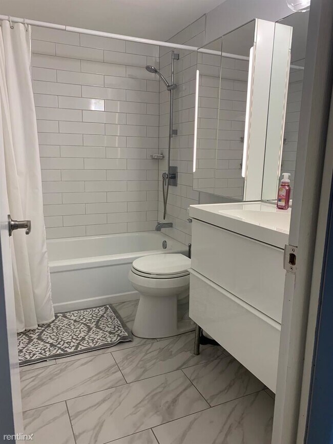 Photo - 2 br, 2 bath Condo - 1609 N Riverside Dr A... Unidad Apt 405