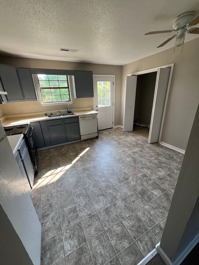 Two Bedroom Duplex in Ringgold GA - Two Bedroom Duplex in Ringgold GA House