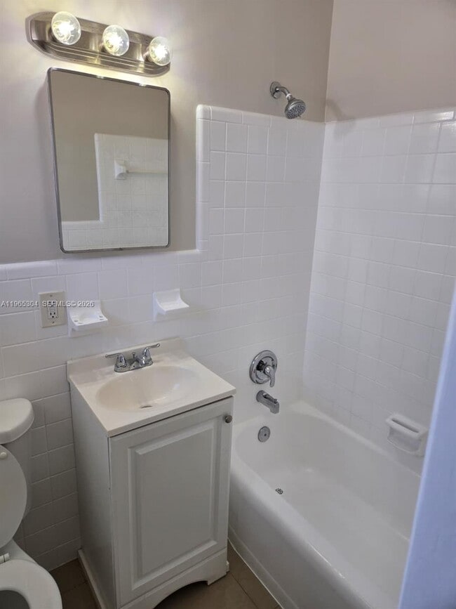 Photo - 724 NE 6th St Unit 7