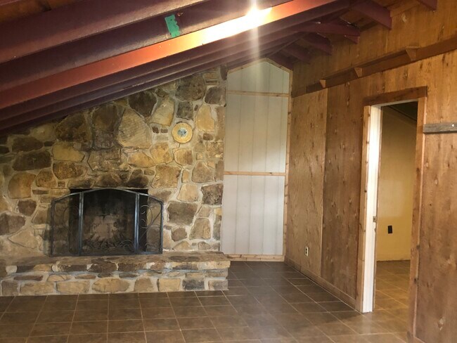 3213 S Leco Ln Unit Spacious 2 BD 1 BA
