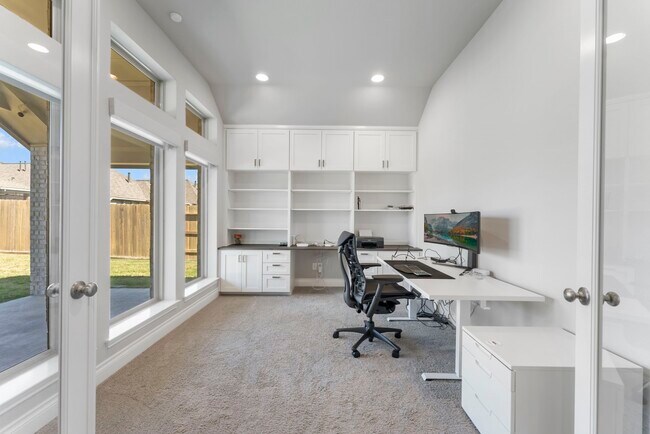 Photo - 9410 Mont Ellie Ln