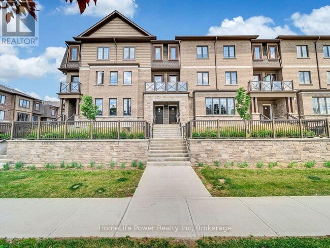 Photo - 445 Ontario St S