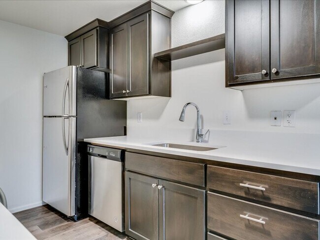 Photo - Barclay Square Apartments
