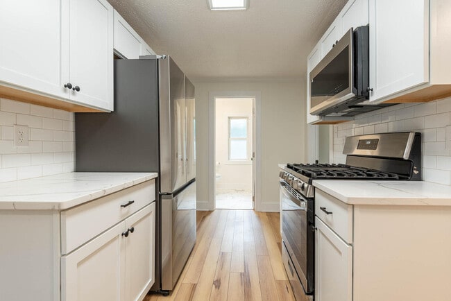 Photo - 709 W 13th St