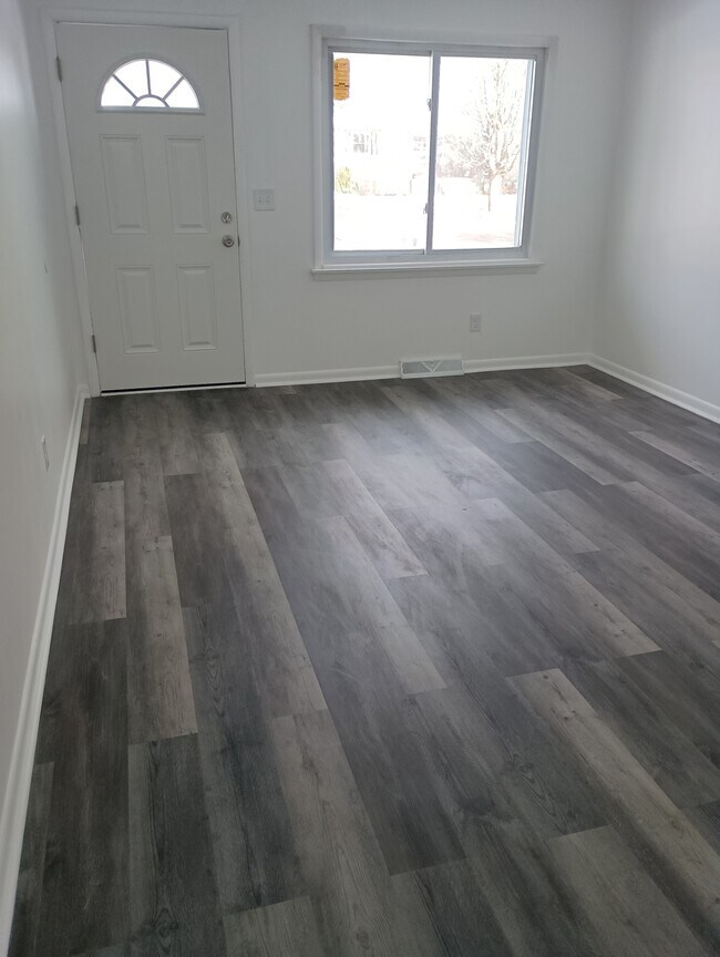 1A Saybrook Dr Unit 1A