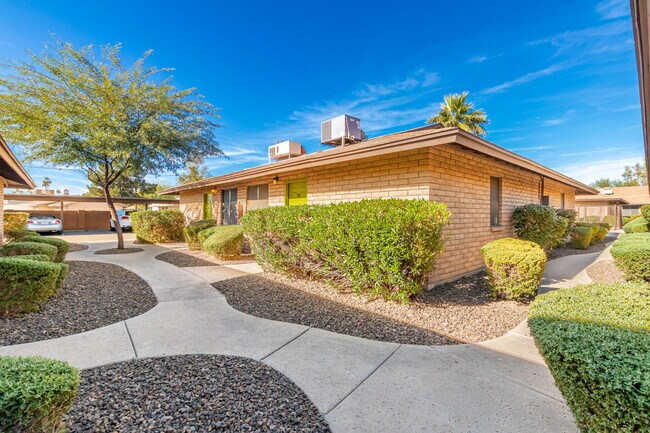 Photo - 3525 E Pinchot Ave