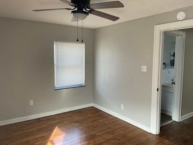 Photo - 228 Sutherland Dr Unidad Apt B