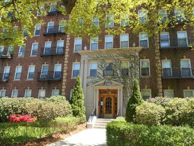Building Photo - 1848 Commonwealth Ave Rental