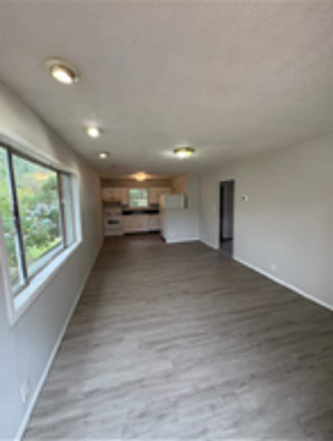 Building Photo - 106 133rd St Unit B