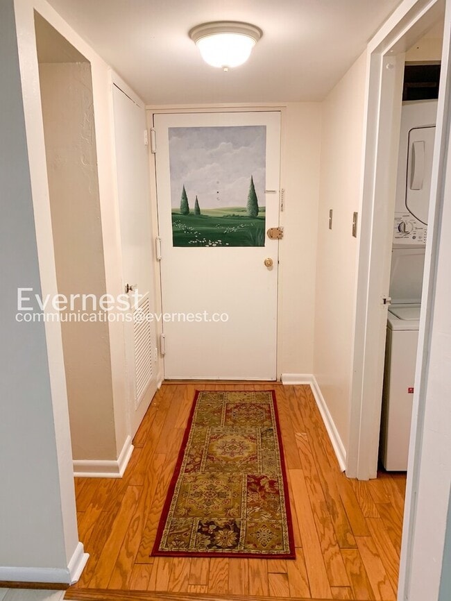 Photo - Spacious 3 Bed, 2 Bath Condo / Coming Soon! Unit Apartment 2c