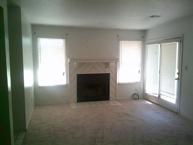 Photo - 5402 NW Sir Brian Ave