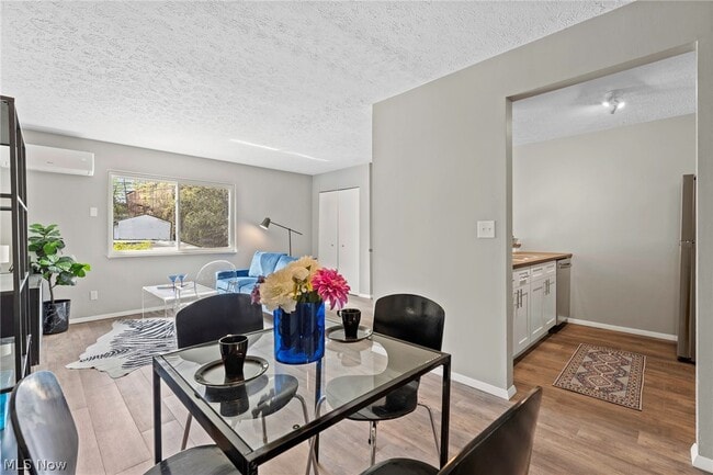 Building Photo - 10524 Clifton Blvd Unit 201