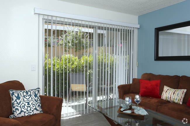 2 HAB, 2 BA - 839 ft² - Vista Gardens Apartments