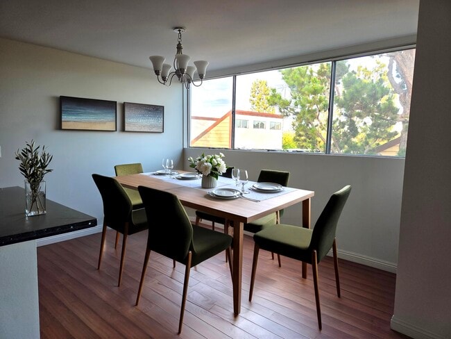 Building Photo - 6050 Canterbury Dr