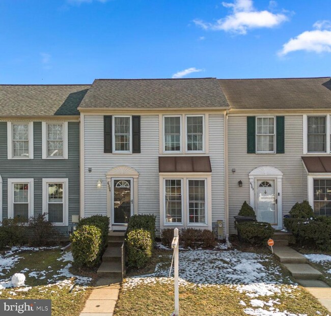 Photo - 6304 Wimbledon Ct Townhome