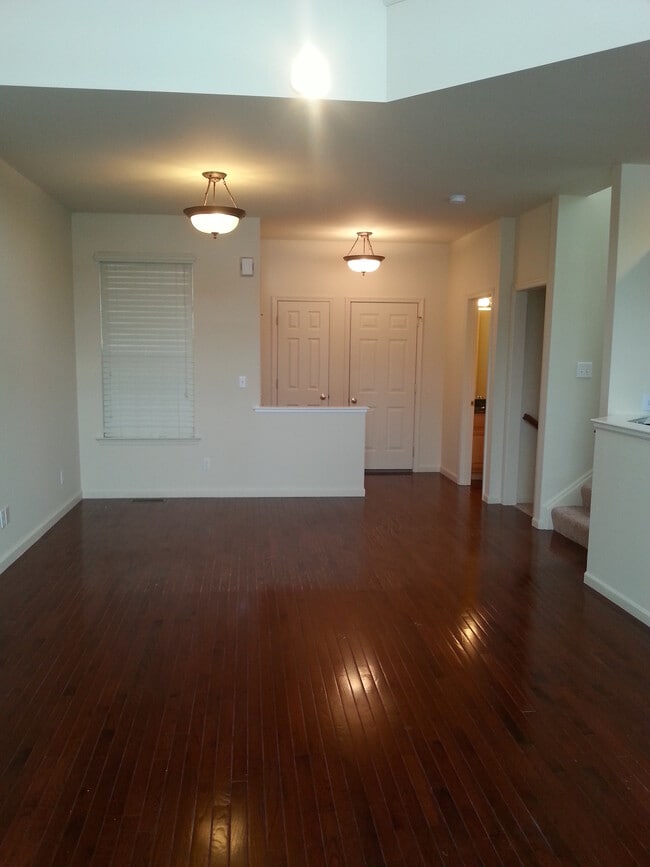 Photo - 720 Ferris Way