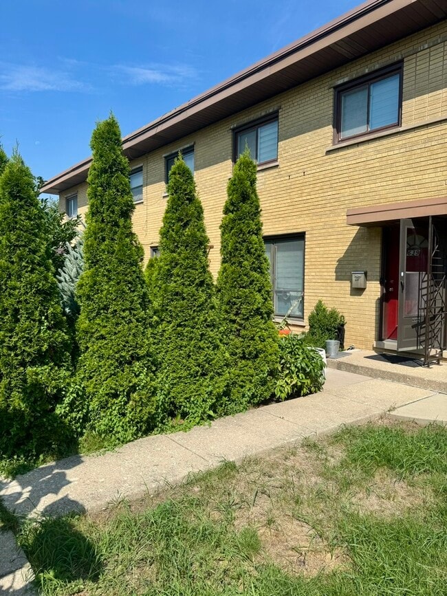 639 Maple Ct