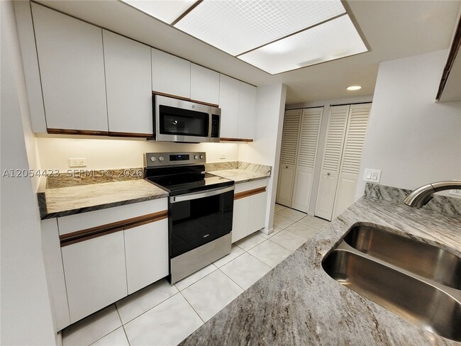 Photo - 7523 Greenlake Dr