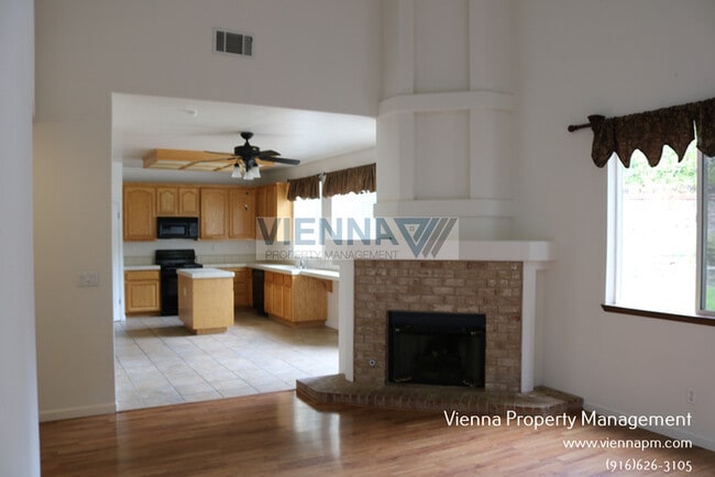 Photo - Spacious 4 Bedroom Home in Desirable Neighborhood