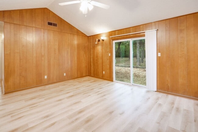 Photo - AUGUST PRE-LEASE! 3 bed, 2 bath home in Eastgate!