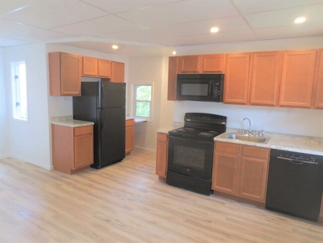 Photo - 2421 Beechwood Blvd