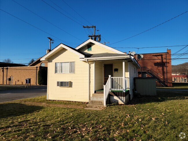 Building Photo - 1342 Grosscup Ave Rental