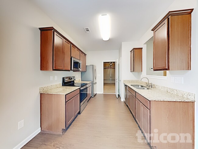 Photo - 2030 Aragon Lane