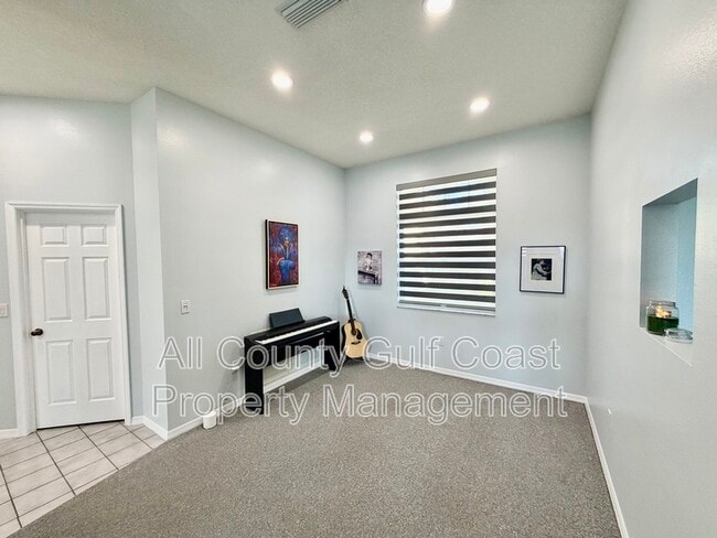 Photo - 572 Catalina Isles Cir