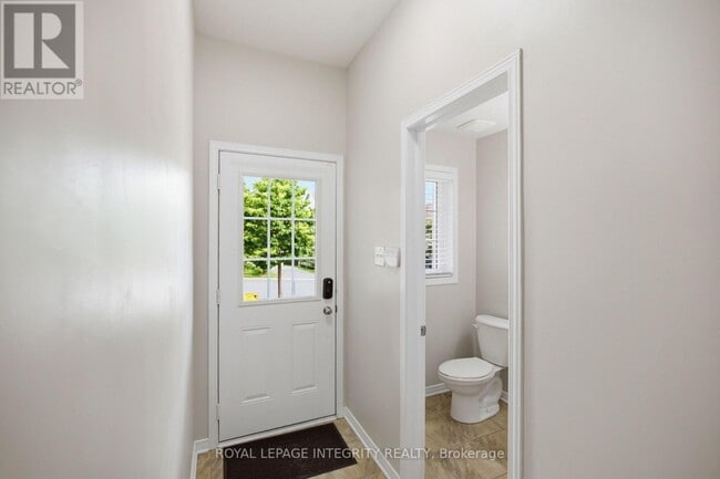Photo - 354 Rolling Meadow Crescent