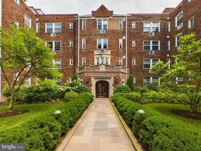 Photo - 3051 Idaho Ave NW Apartment Unit 123