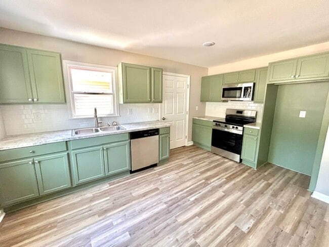 Photo - 142 Whitt St