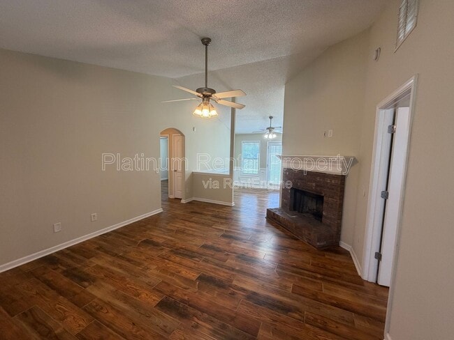 Photo - 105 Platte St