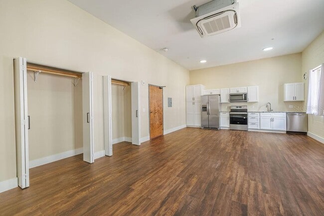 Photo - 306 W Wisconsin Ave Unit 212