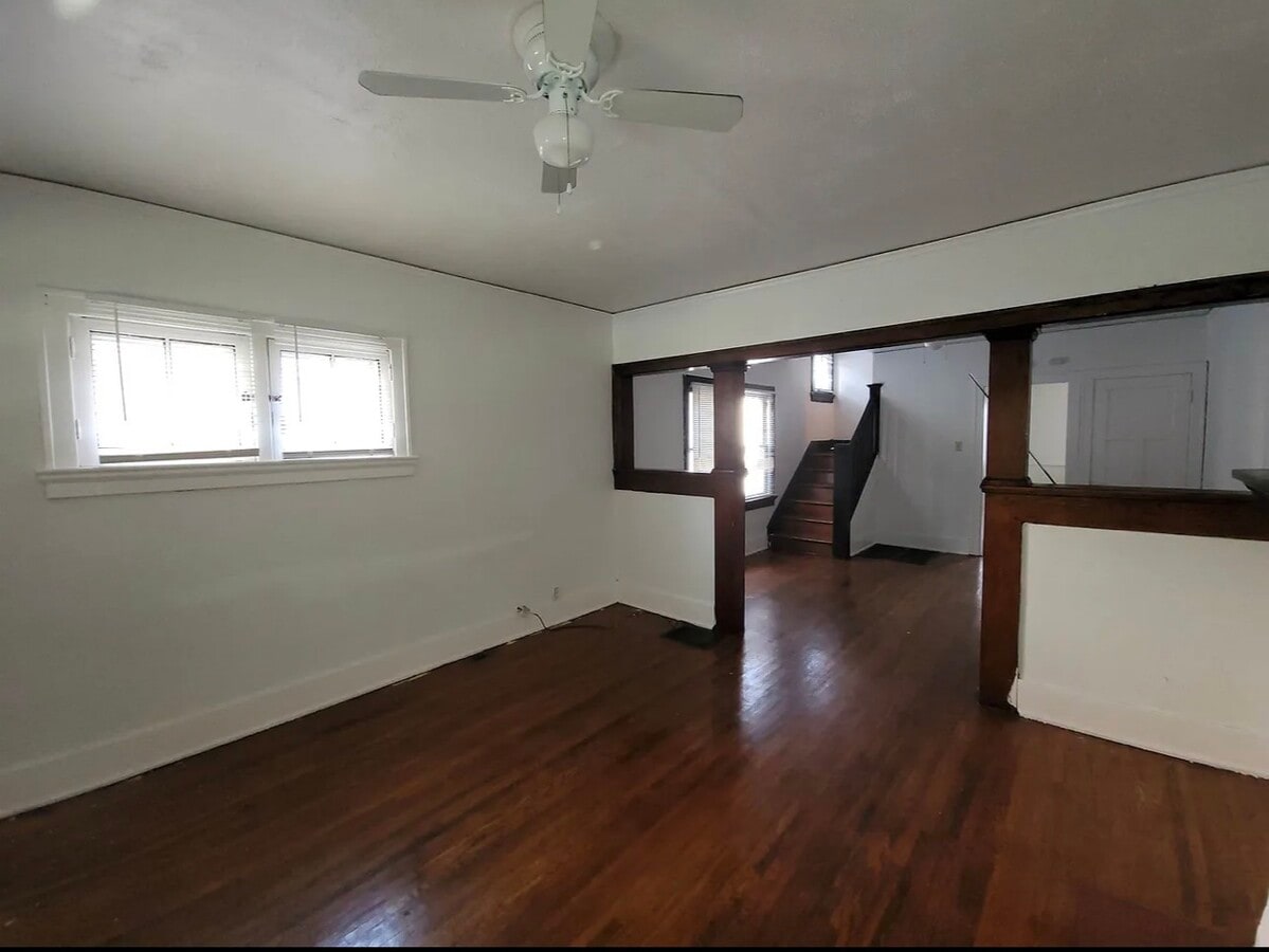 Photo - 710-712 N Broadway st