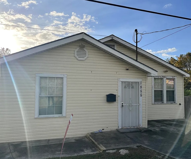 outside main door - 1866 Minnesota St (Baton Rouge, LA)