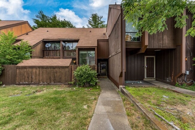 Photo - 9 Hickory Ct Townhome