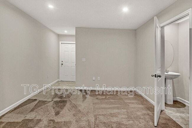 Photo - 5958 Creekside Crossing Dr