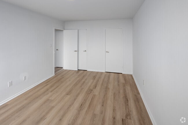2 BR, 1 BA - 1,050 SF